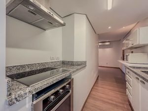 Image 10 - 886161