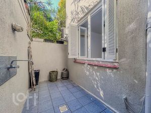 Image 21 - 886161
