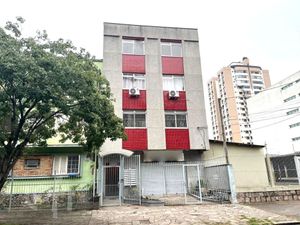 Image 10 - 886165