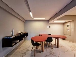 Image 10 - 886174