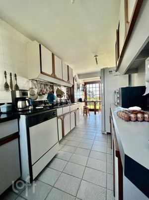 Image 19 - 886175