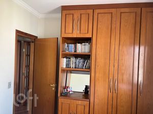 Image 17 - 886179