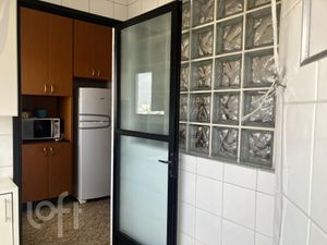 Image 10 - 886179