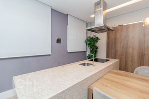 Image 36 - 886185