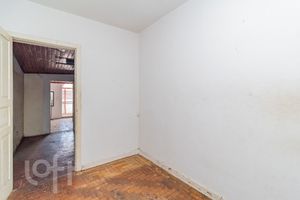 Image 17 - 886188