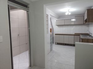 Image 8 - 886190