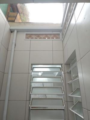 Image 9 - 886190