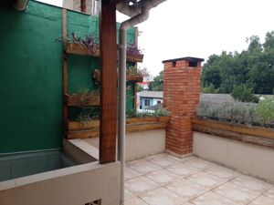Image 25 - 886190