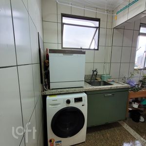 Image 18 - 886191
