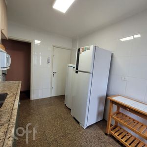 Image 17 - 886191