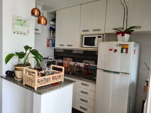 Image 4 - 886192