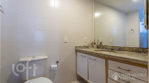 Image 15 - 886194