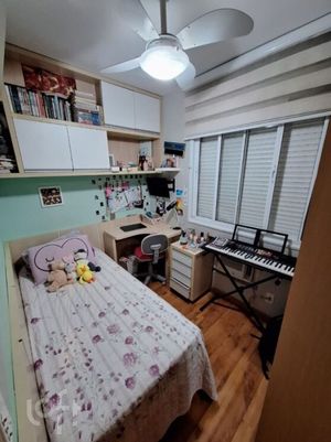 Image 19 - 886194