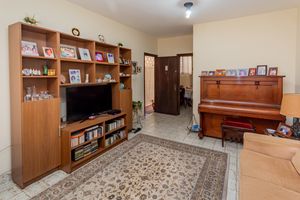 Image 3 - 886197