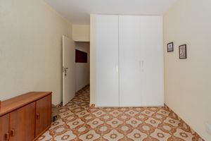 Image 8 - 886197