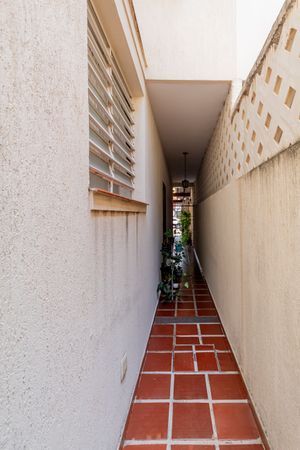 Image 28 - 886197