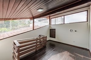 Image 18 - 886199
