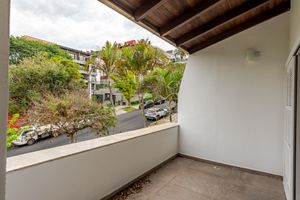 Image 31 - 886199