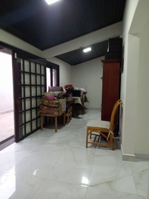 Image 20 - 886199