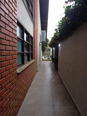 Image 25 - 886199
