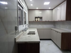 Image 18 - 886199