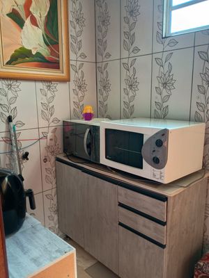 Image 10 - 886202