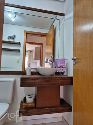 Image 6 - 886212