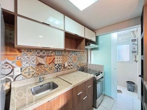Image 15 - 886212