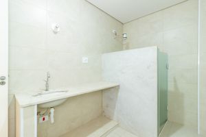 Image 19 - 886218