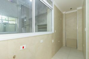 Image 25 - 886218