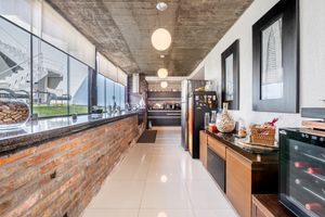 Image 8 - 886219