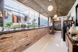 Image 9 - 886219