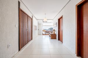 Image 18 - 886219