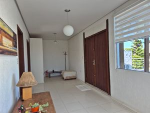 Image 19 - 886219