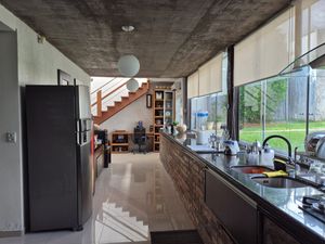 Image 4 - 886219