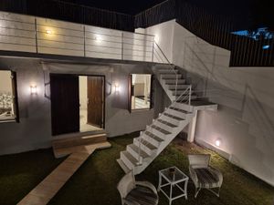 Image 8 - 886219