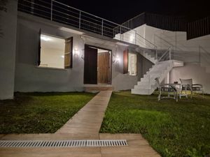 Image 11 - 886219