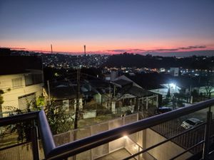 Image 17 - 886219
