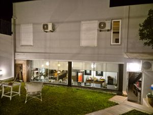Image 7 - 886219