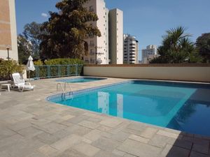 Image 11 - 886221
