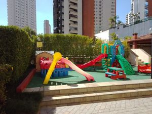 Image 14 - 886221