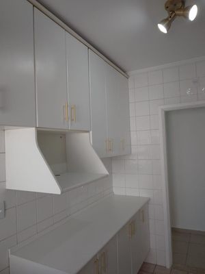 Image 5 - 886221
