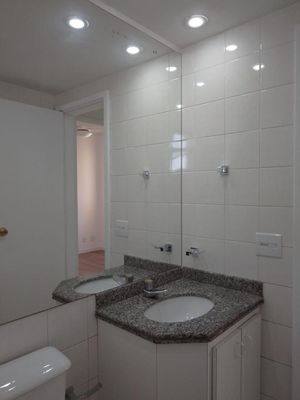 Image 7 - 886221