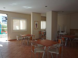Image 13 - 886221