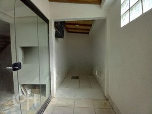 Image 18 - 886224