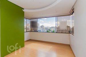 Image 16 - 886225