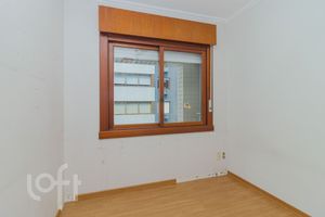 Image 30 - 886225