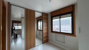 Image 8 - 886237