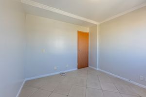 Image 11 - 886237