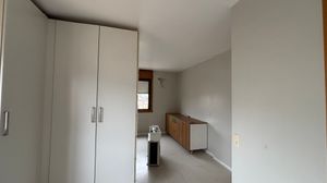 Image 11 - 886237